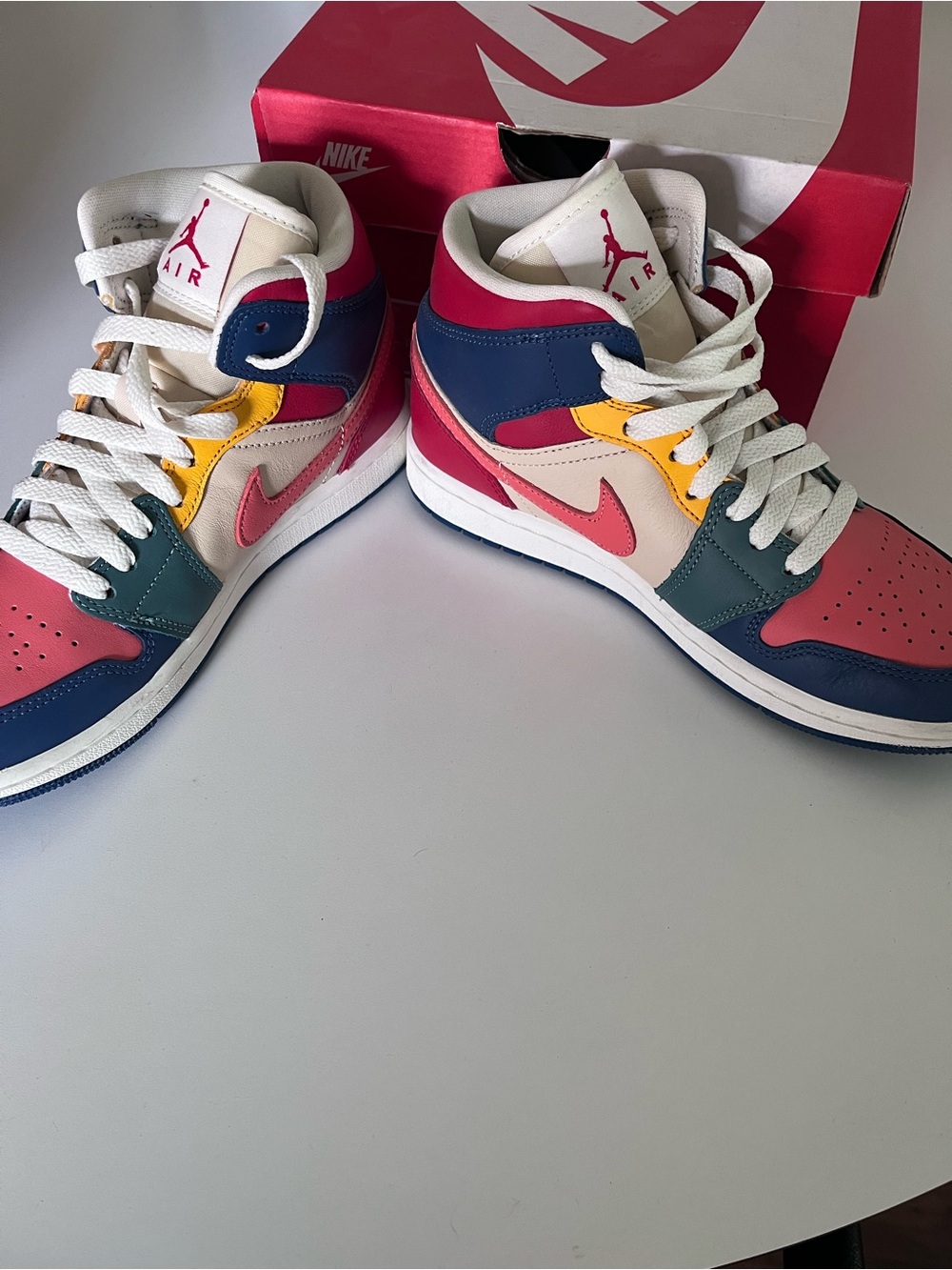 Womens Air Jordan Retro 1 Mid SE 'Multi Color (2022) - Picture 6 of 10